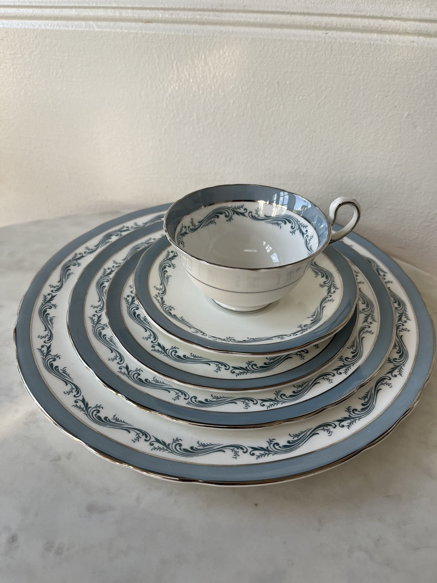 Set of 4 Aynsley Bone China 5 Piece Service