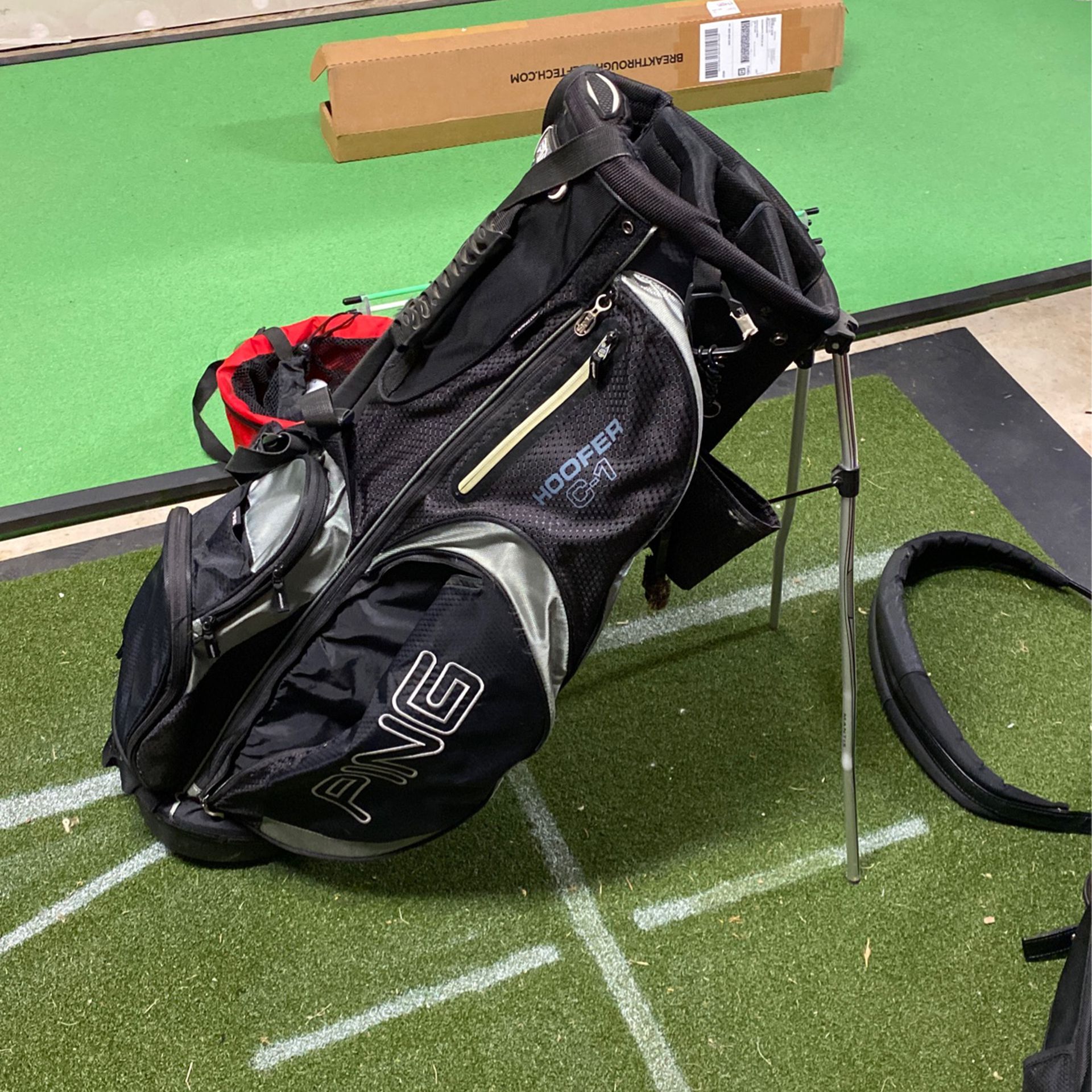 Free Ping Hoofer C1 Golf Bag With Double Straps
