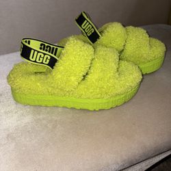 Women’s Ugg Slippers 