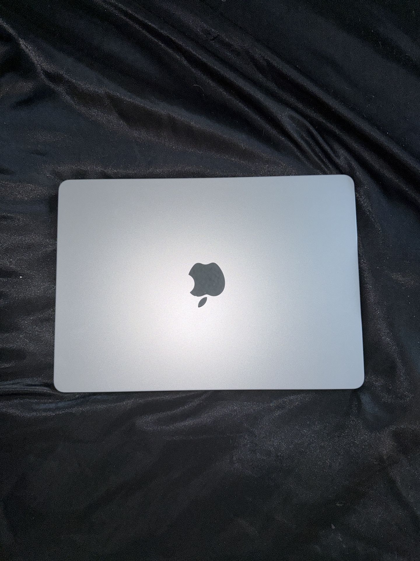 Apple - MacBook Air 13-inch Laptop - Apple M2 chip Built for Apple Intelligence - 16GB Memory - 256GB SSD - Midnight