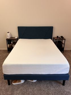 Like New Full Size Bed Frame And Mattress
