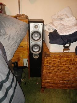 Infinity Tower Floor Speakers (Pair)