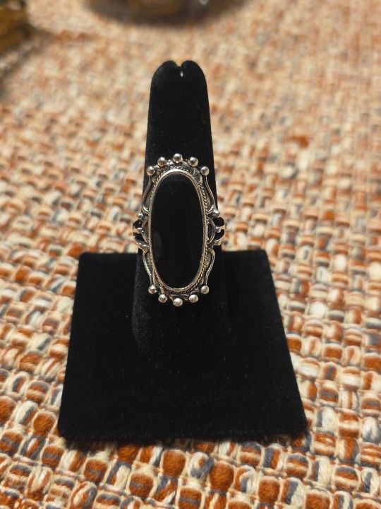 Silvery Costume Ring Size 7.5