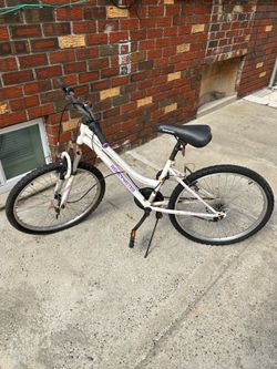 Granite roadmaster women’s bike 26in
