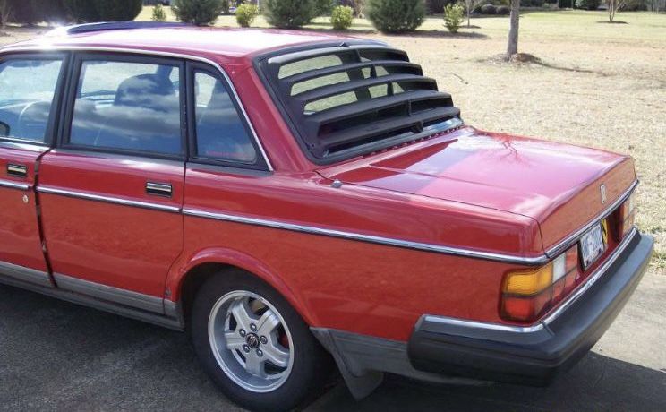 Volvo 240 rear window louver