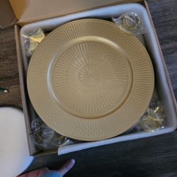 Set Of 8 Gold Charger Plates And 8 Napkin Rings