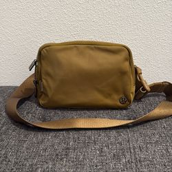 Lulu lemon everywhere belt bag 2l