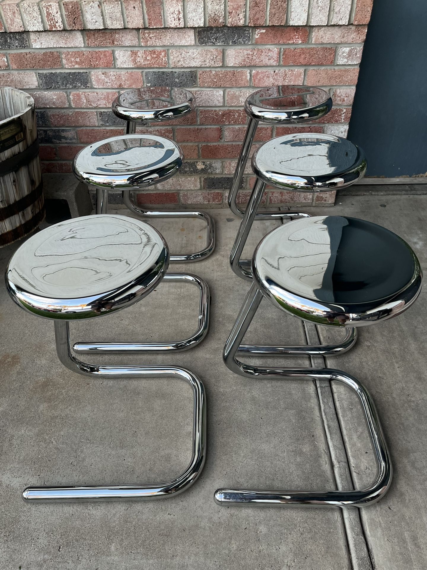 Haworth Tubular paperclip chrome 6 stools Modern 70s Style