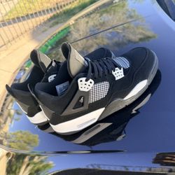 Jordan 4s “white Thunder”