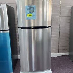 Refrigerator 30” In New Open Box And 1 Year Warranty 