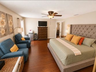 King Platform Bed