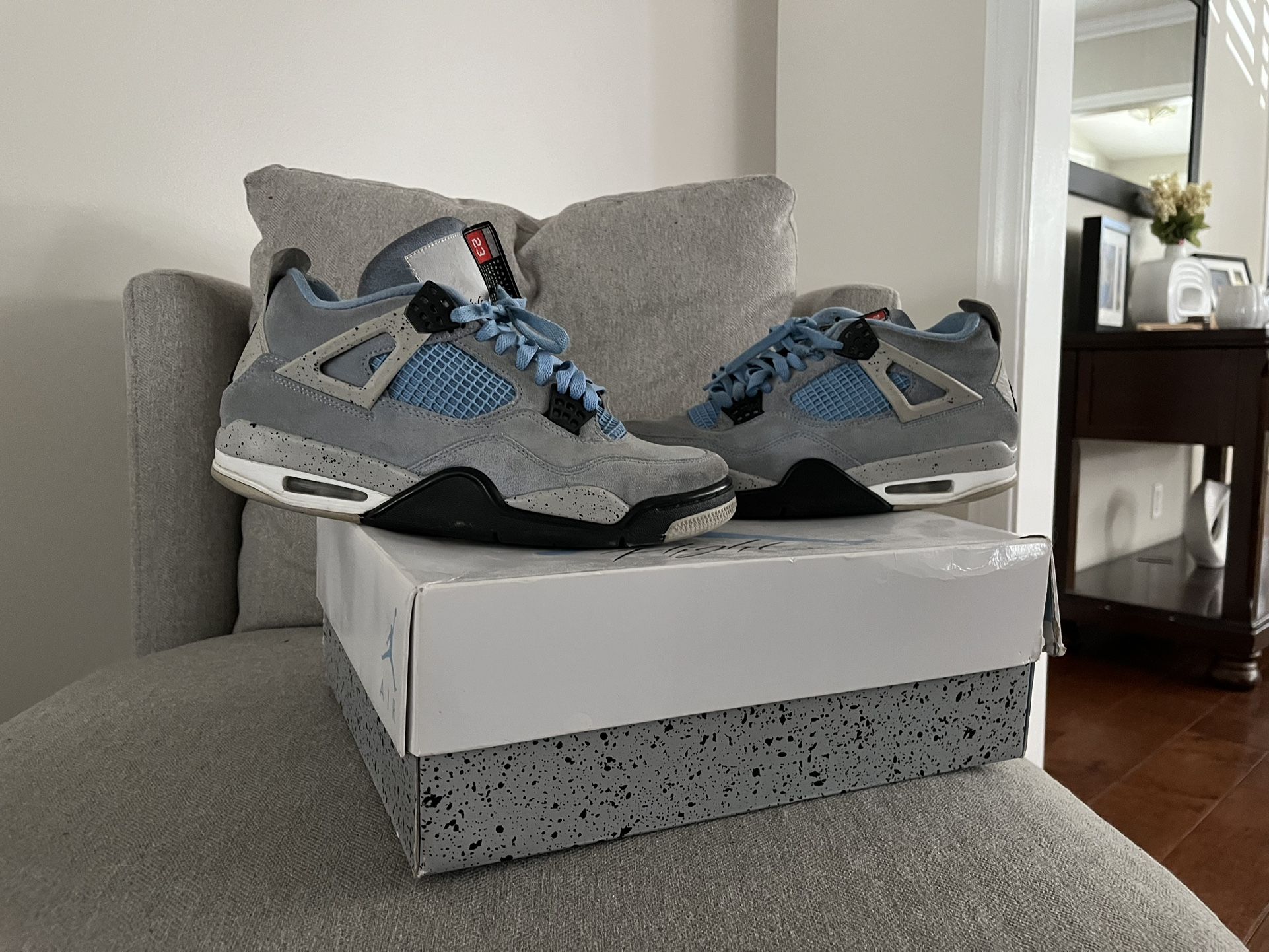 Jordan 4 Unc 