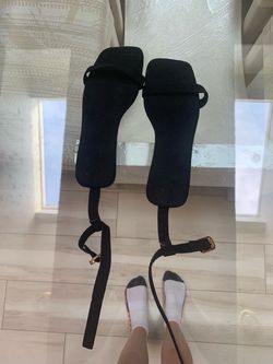 Sandles size size 35 (local pickup and cash only)
