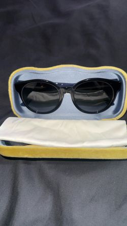 Gucci Black Round Sunglasses with Case
