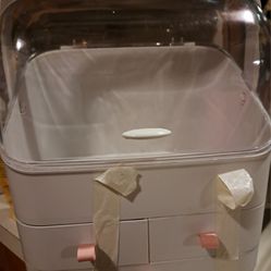 Make Up Storage Cabinet 