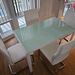 Modern Glass Table And  4 High Quality Chairs