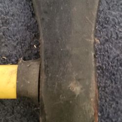 Central Forge 8 Pound Splitting Maul With Fiberglass Handle 