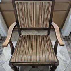 ANTIQUE 1940 CHAIR GOOD CONDITION $50