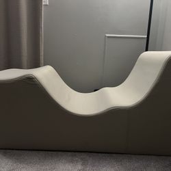 Ergonomic Chaise/yoga Chair