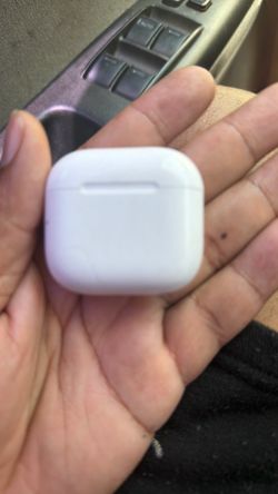 AirPods 4th gen