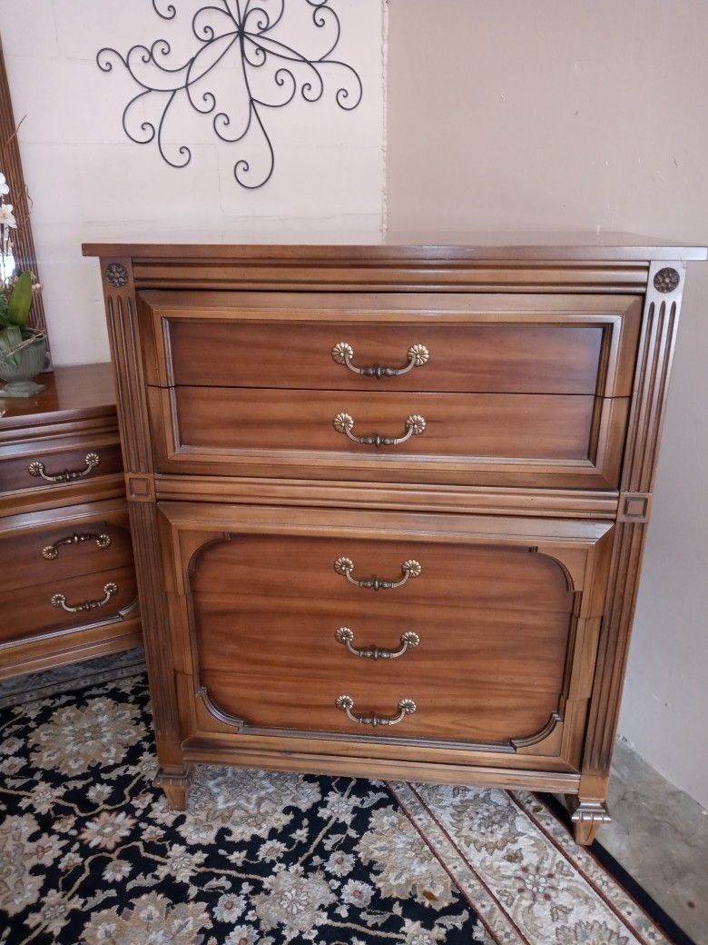 Beautiful 5 PC Solid Wood Pecan Bedroom Set By American Of Martinsville for Sale in Melbourne