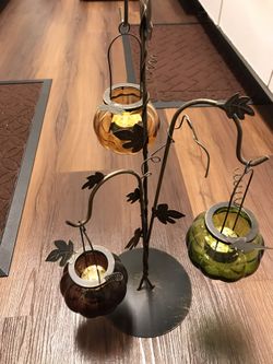 Tea light candle holder