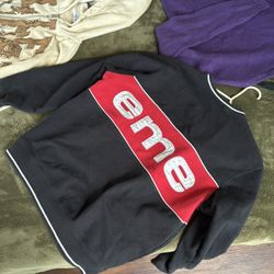 Supreme crewneck sz mens small 120$