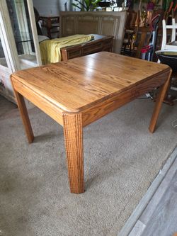 Dining table with 1 leaf, no chairs