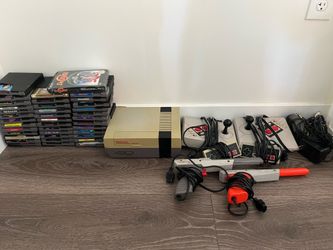 Vintage Nintendo NES Collector Lot - For Parts / Repair Console + 35+ Games & Accessories
