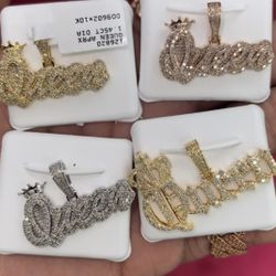 Queen Diamond Pendants