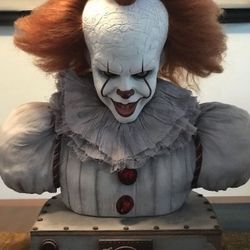 Life-Size Bust , Pennywise