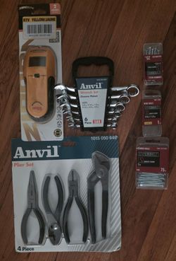 Mixed New Tool and Hardware Lot