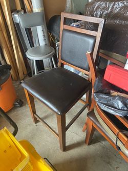 Tall dining chair