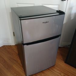 Whirlpool Mini Fridge 