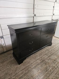 6-Drawer Dresser, Good Conditions 👍, Black Color, Measurement: W 56" × D 15" × H 35"
