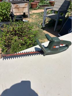 Black and decker hedger