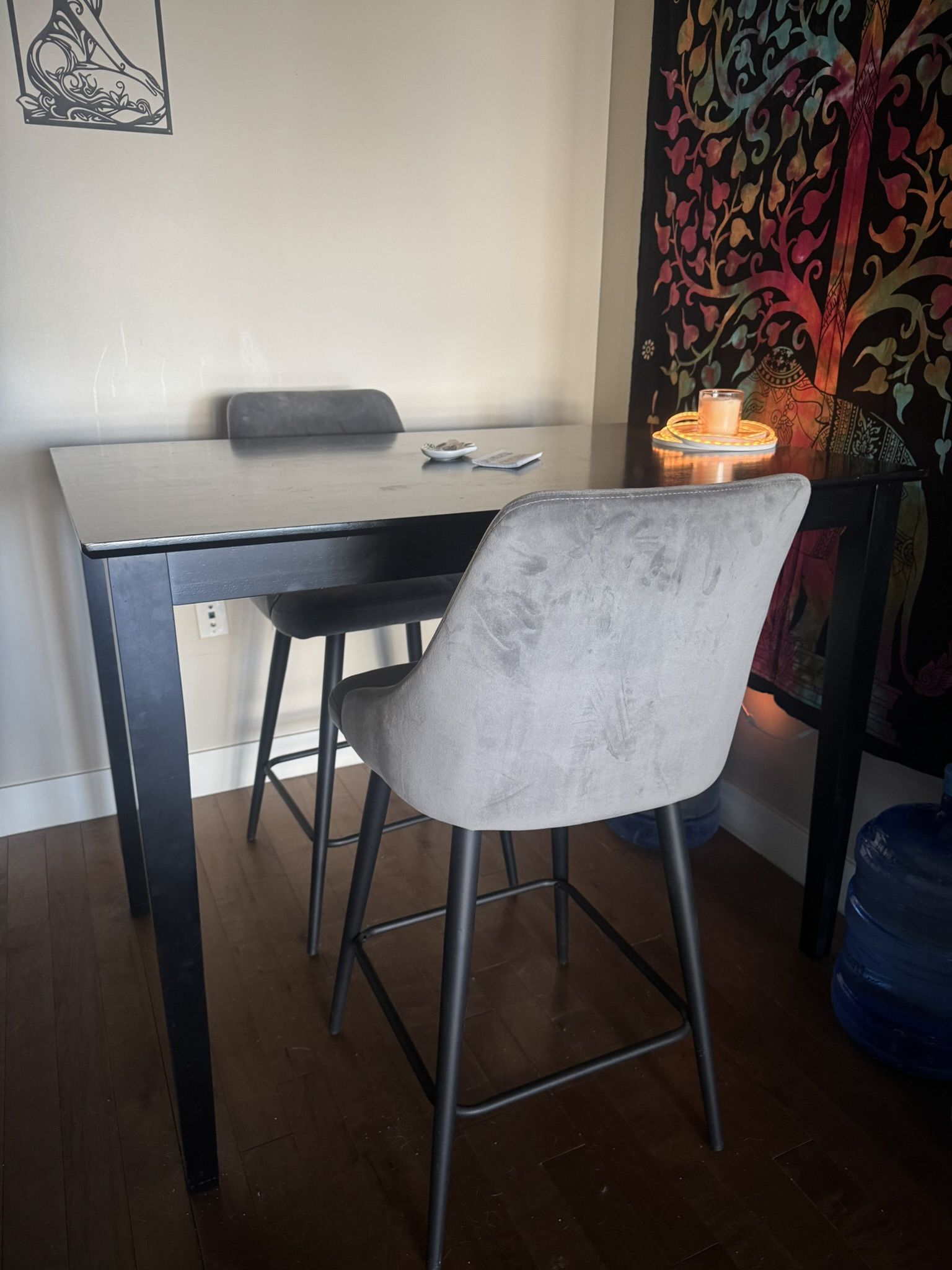 Kitchen Table And Stools