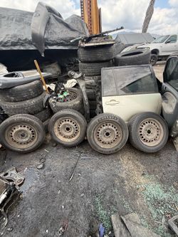 2014 Nissan Versa Wheels Tire Size 185/65/15 $270