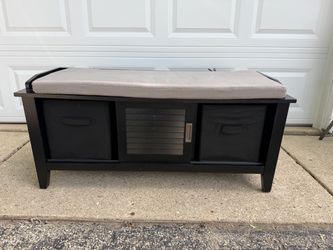 Entry bench-wooden
