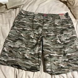 Men’s Levi Cargo Shorts Brand New With Tags