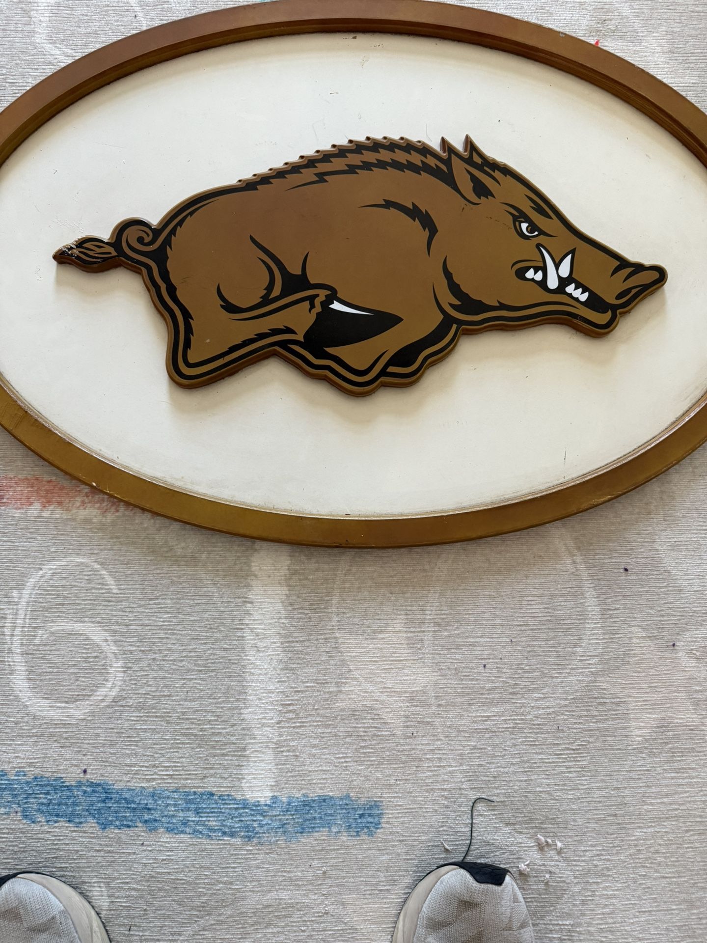 Razorback Decor