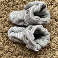 Burt’s Bees Organic Cotton Booties 