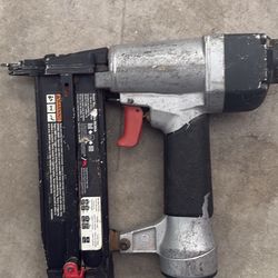 18-Gauge Pneumatic Brad Nailer