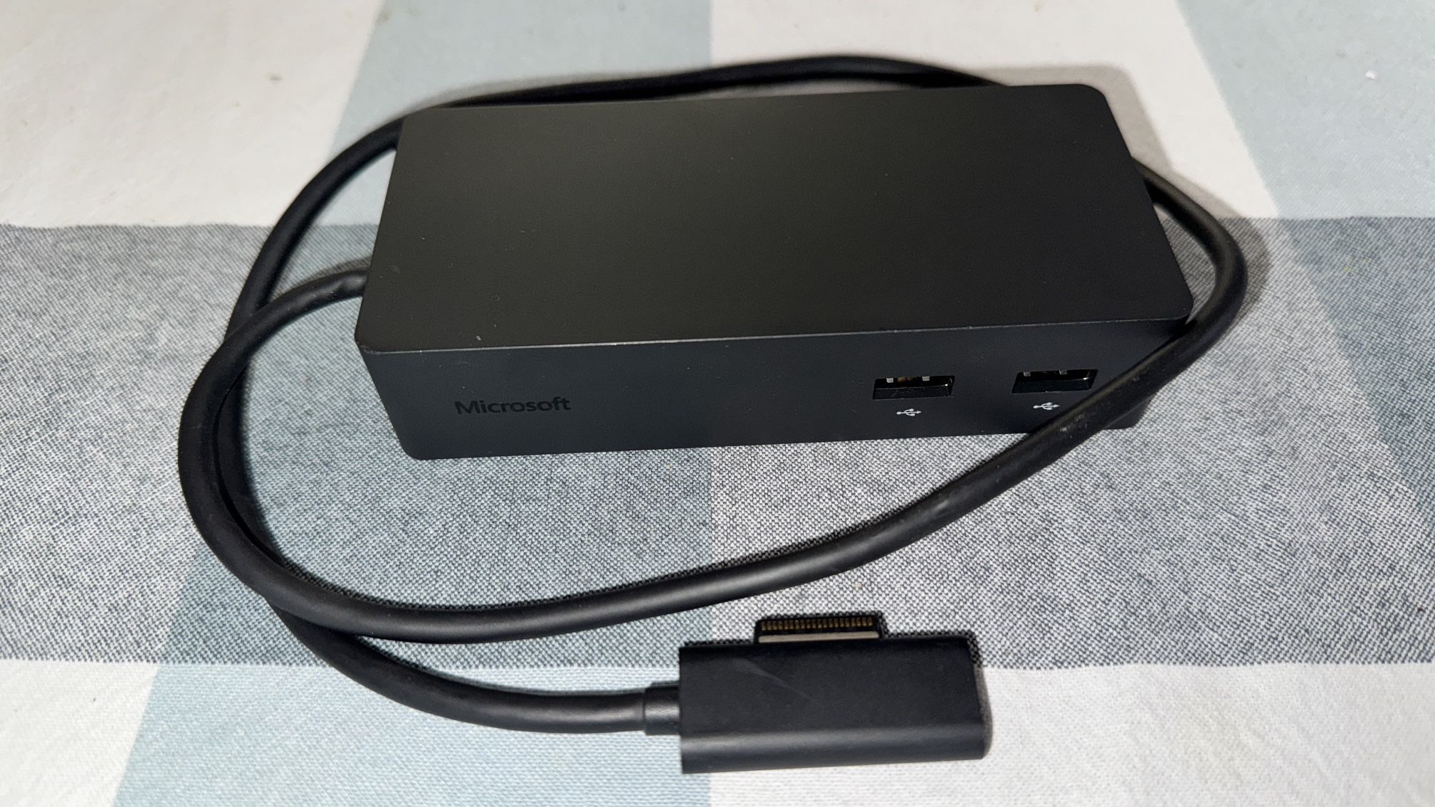 Surface Dock With Power Supply
