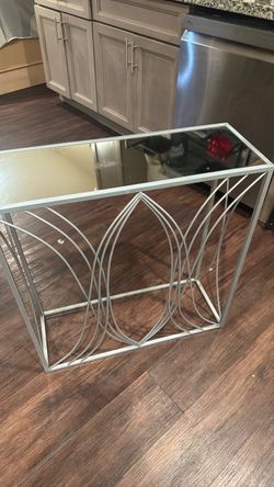 New Decorative Table  Description: Brand new and in excellent condition. Clean and never used.
