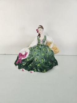 Vintage Royal Doulton Elyse HN2472