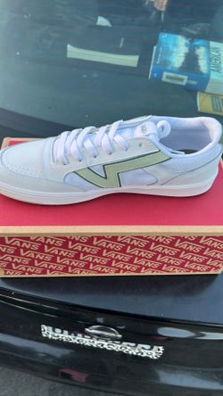 Vans Classic Low Top Sneakers Size 13 White/Light Green – Brand New Clean Colorway