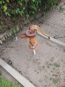 Vintage Cast Iron Hand Water Pump