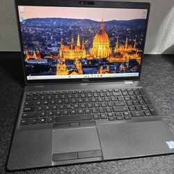 CARBON FIBER DELL LATITUDE 5500 WINDOWS 11 PRO 25H2 
i7 8Th GEN
16GB DDR4 RAM
256GB NVME
SUPER FAST
LIGHTWEIGHT
15.6 SCREEN
BACKLIT KEYBOARD
EXELLENT 