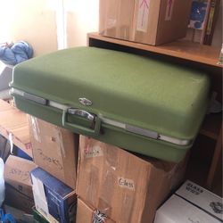 Vintage Suitcase/luggage 